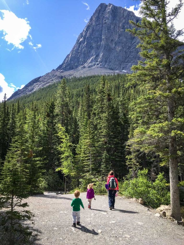 Hiking Grassi Lakes trail in Canmore with Kids.
