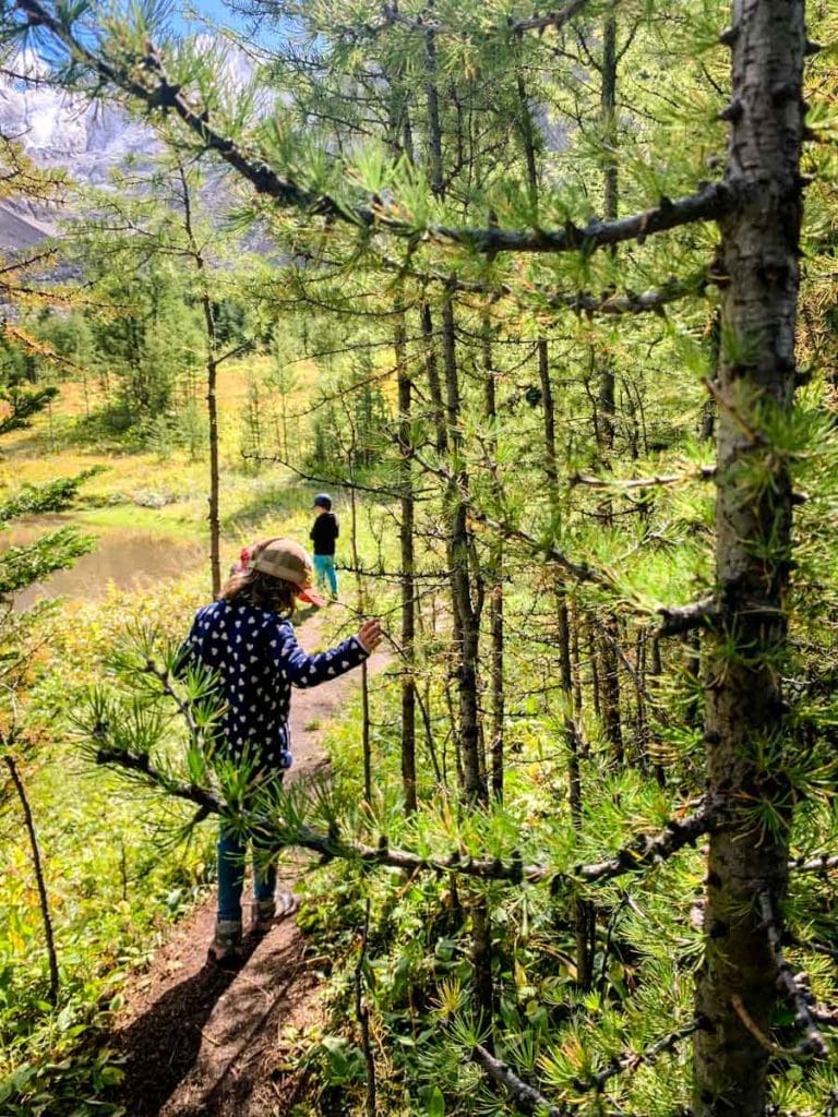 Hiking Arethusa Cirque with kids